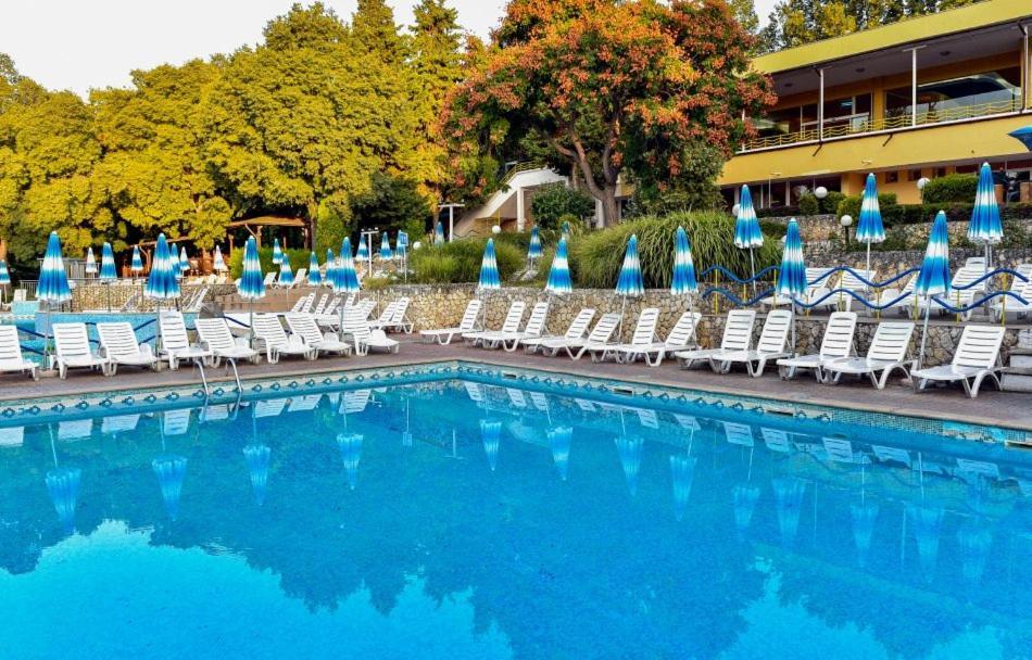 אלבנה Hotel Orhidea מראה חיצוני תמונה