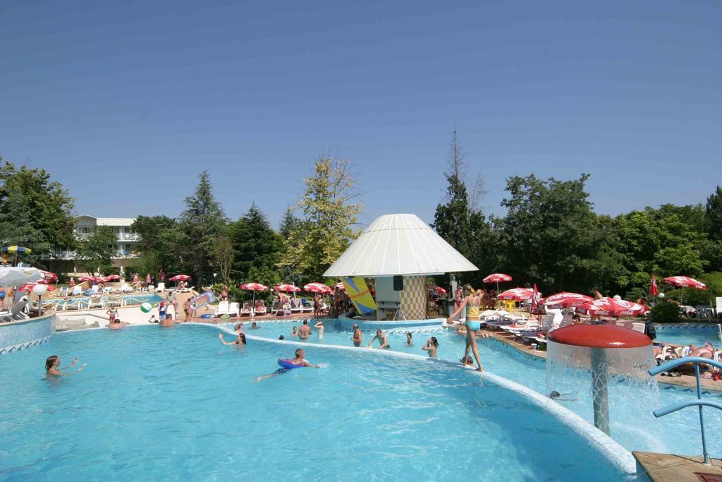 אלבנה Hotel Orhidea מראה חיצוני תמונה