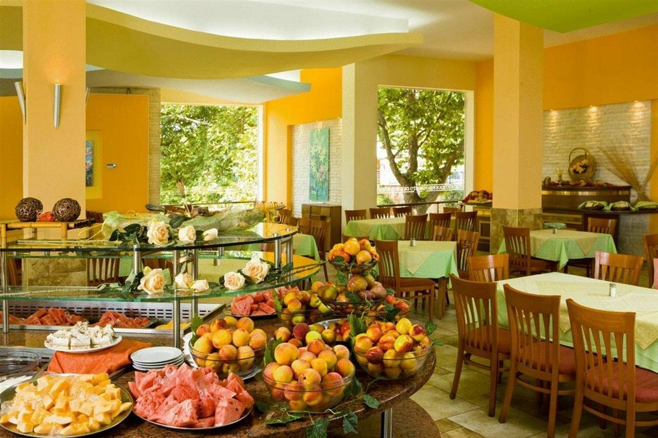 אלבנה Hotel Orhidea מראה חיצוני תמונה